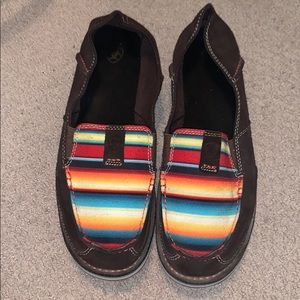 Ariat Cruisers!! Like new!